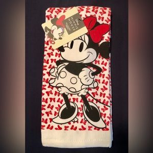 Disney Minnie Mouse kitchen towels (NWT)